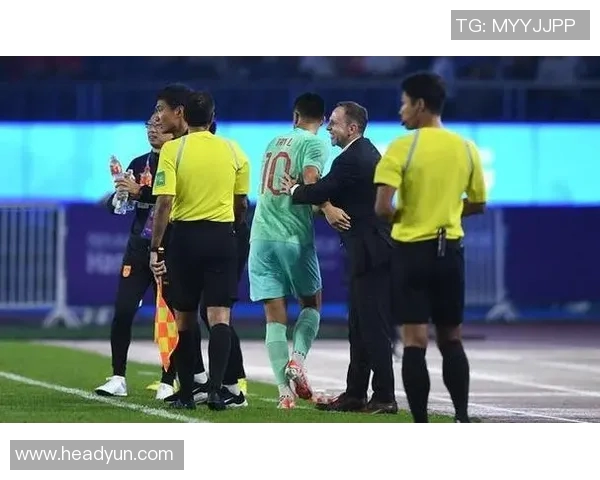 北京迎来国际足球巨星加盟引发球迷热议与期待