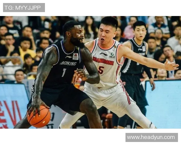 杭州篮球队强势领跑锦标赛积分榜以70分稳居第一